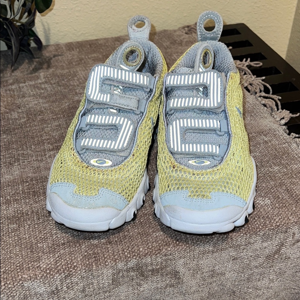 Nike Women Yellow and Gray Sneakers
